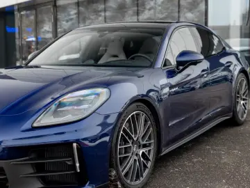 Porsche Panamera 4 E-Hybrid