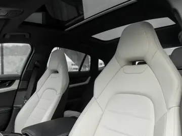 Porsche Panamera 4 E-Hybrid