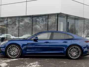 Porsche Panamera 4 E-Hybrid