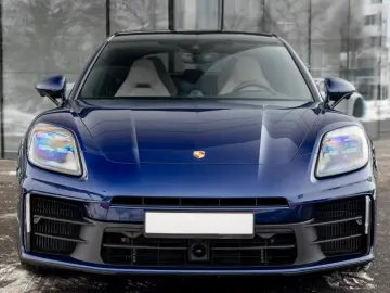 Porsche Panamera 4 E-Hybrid