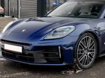 Porsche Panamera 4 E-Hybrid