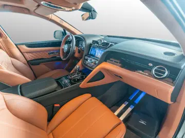 BENTLEY Bentayga Azure V8   Bentley Nürnberg