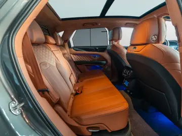 BENTLEY Bentayga Azure V8   Bentley Nürnberg