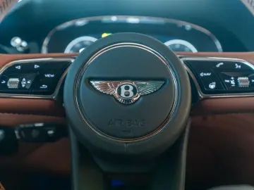 BENTLEY Bentayga Azure V8   Bentley Nürnberg