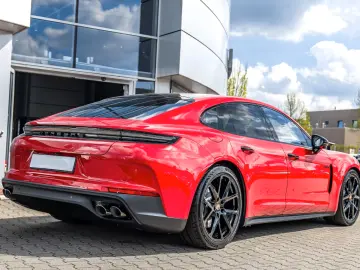 Porsche Panamera 4 E-Hybrid