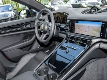 Porsche Panamera 4 E-Hybrid