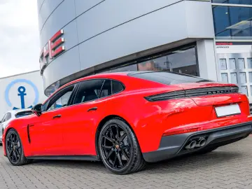 Porsche Panamera 4 E-Hybrid