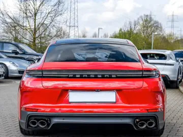 Porsche Panamera 4 E-Hybrid