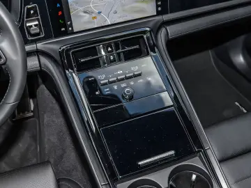 Porsche Panamera 4 E-Hybrid