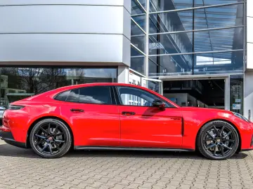 Porsche Panamera 4 E-Hybrid