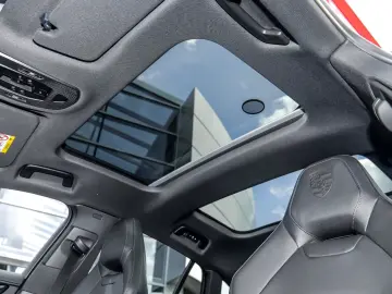 Porsche Panamera 4 E-Hybrid