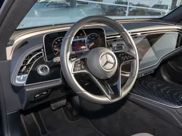 MERCEDES-BENZ E 200 Limousine   Display Dublu