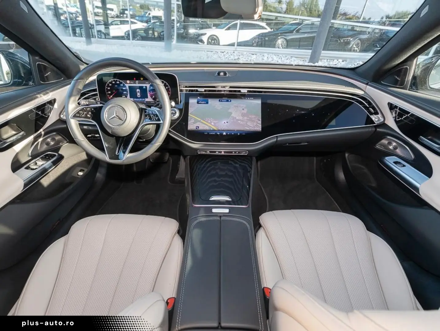 MERCEDES-BENZ E 200 Limousine   Display Dublu