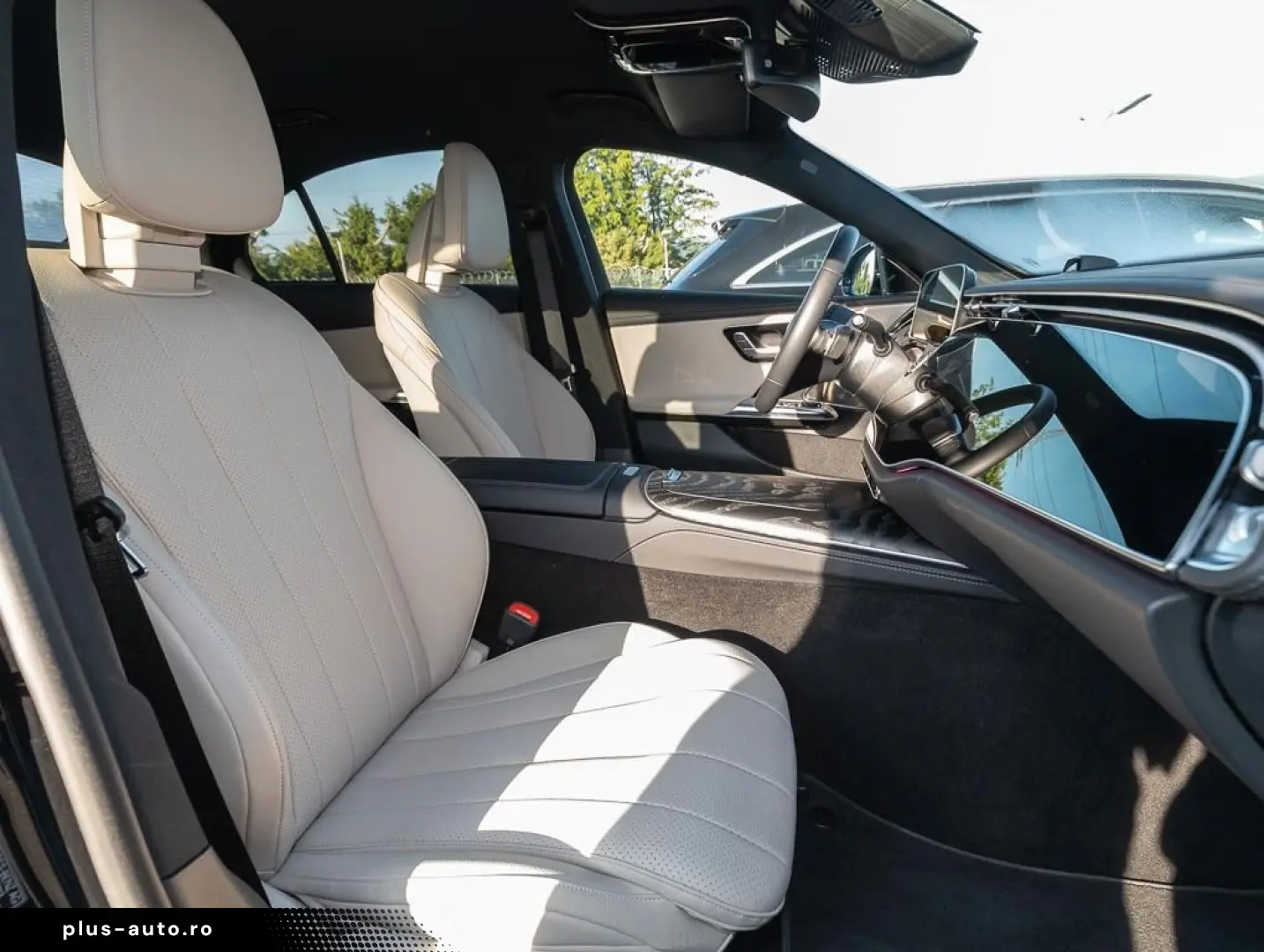 MERCEDES-BENZ E 200 Limousine   Display Dublu