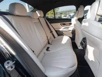 MERCEDES-BENZ E 200 Limousine   Display Dublu