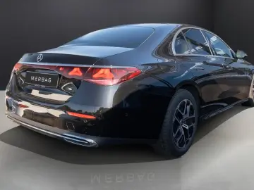 MERCEDES-BENZ E 200 Limousine   Display Dublu