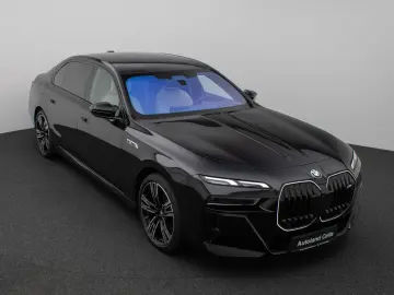 BMW M760e Sky Lounge B&W Fond Ent M-Performance Voll