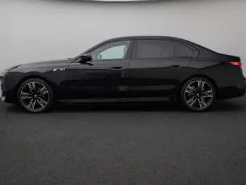 BMW M760e Sky Lounge B&W Fond Ent M-Performance Voll