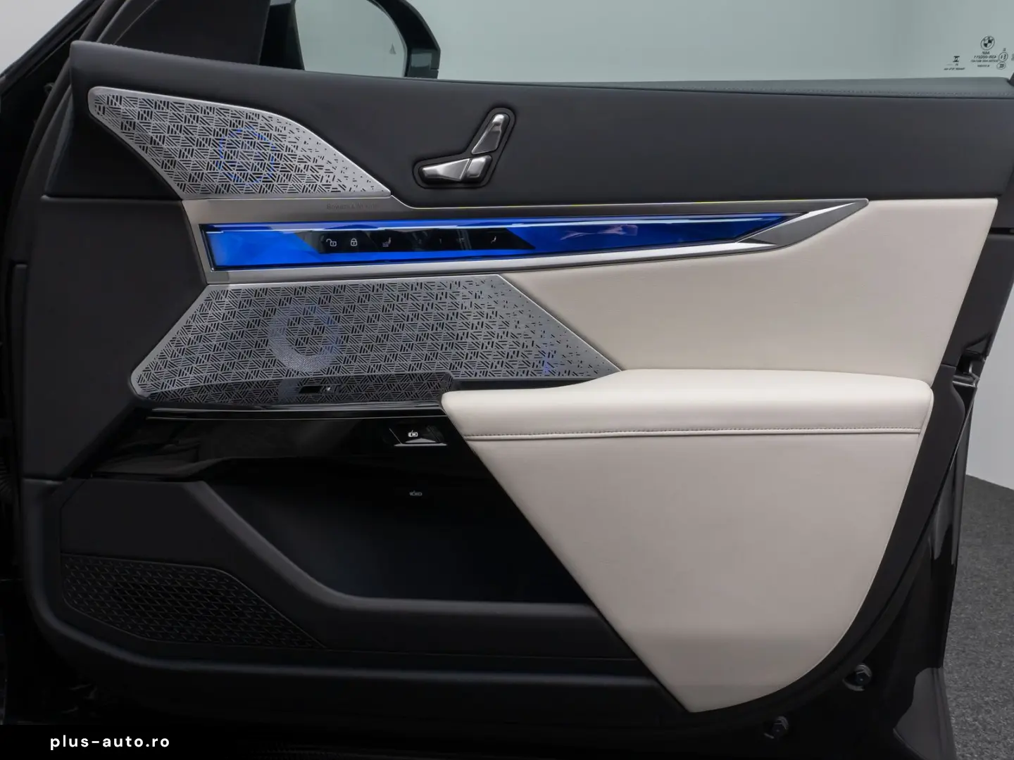 BMW M760e Sky Lounge B&W Fond Ent M-Performance Voll