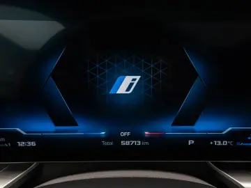 BMW M760e Sky Lounge B&W Fond Ent M-Performance Voll