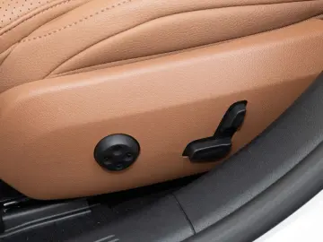 MERCEDES-BENZ E 200 Limousine SpurW ParkAss. LED SpurH Navi