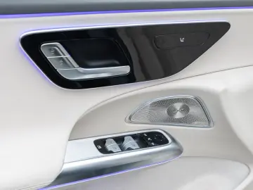 MERCEDES-BENZ E 200 Limousine SpurW ParkAss. LED SpurH Navi