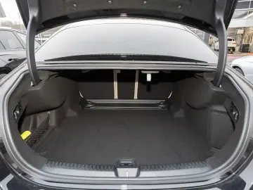 MERCEDES-BENZ E 200 Limousine SpurW ParkAss. LED SpurH Navi