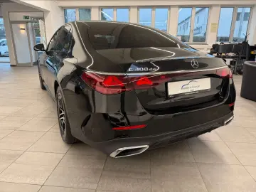 MERCEDES-BENZ E300de AMG Line  MwSt. MBUX Night Paket P.Dach