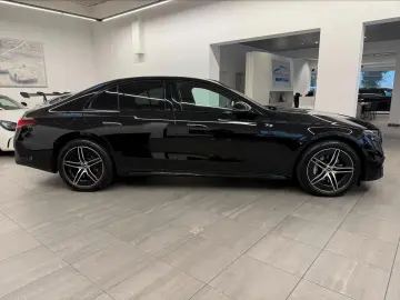 MERCEDES-BENZ E300de AMG Line  MwSt. MBUX Night Paket P.Dach