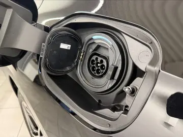 MERCEDES-BENZ E300de AMG Line  MwSt. MBUX Night Paket P.Dach