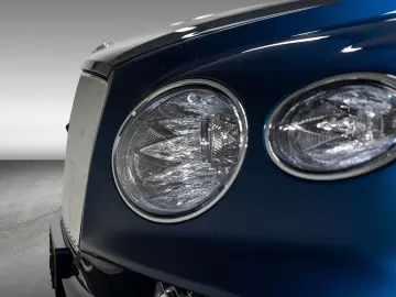 BENTLEY Bentayga EWB Azure V8  Touring Spec Comfort Spec