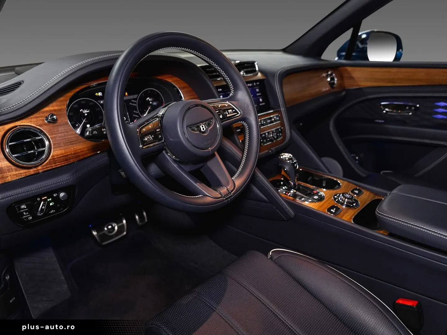 BENTLEY Bentayga EWB Azure V8  Touring Spec Comfort Spec