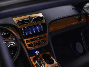 BENTLEY Bentayga EWB Azure V8  Touring Spec Comfort Spec