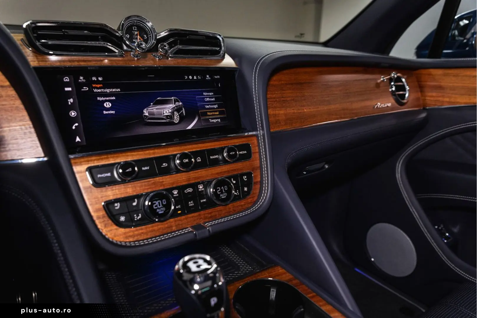 BENTLEY Bentayga EWB Azure V8  Touring Spec Comfort Spec