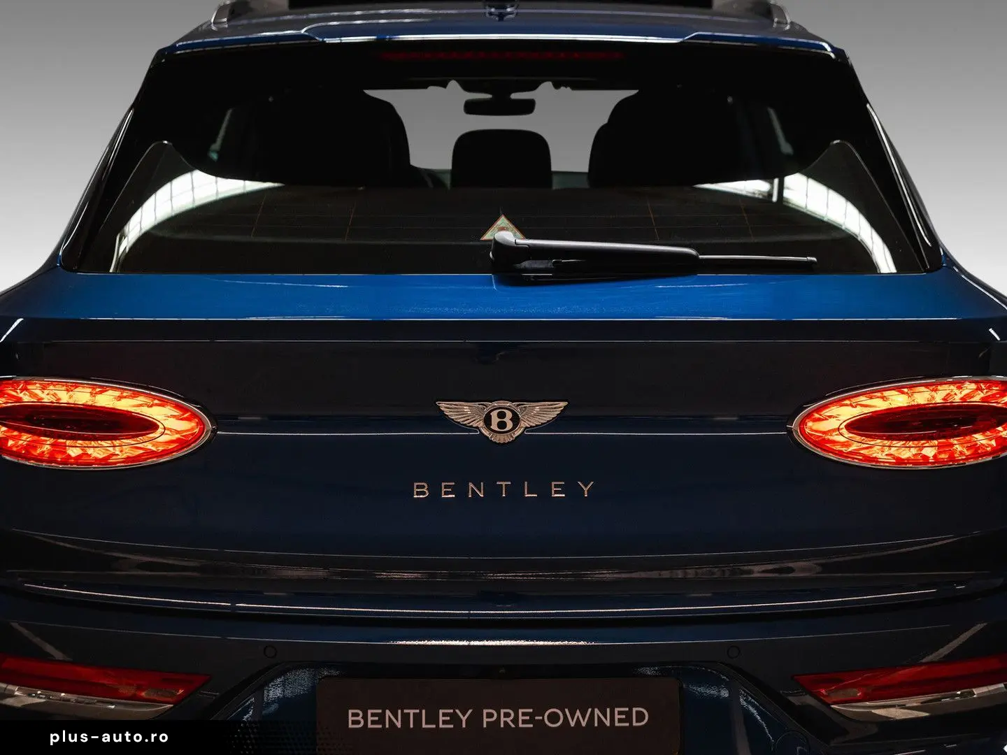 BENTLEY Bentayga EWB Azure V8  Touring Spec Comfort Spec