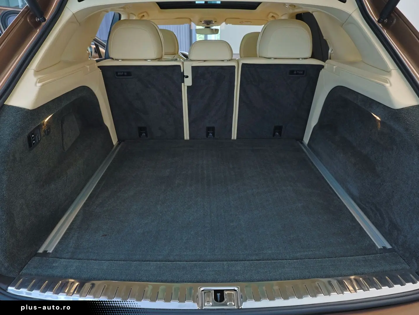 BENTLEY Bentayga Azure