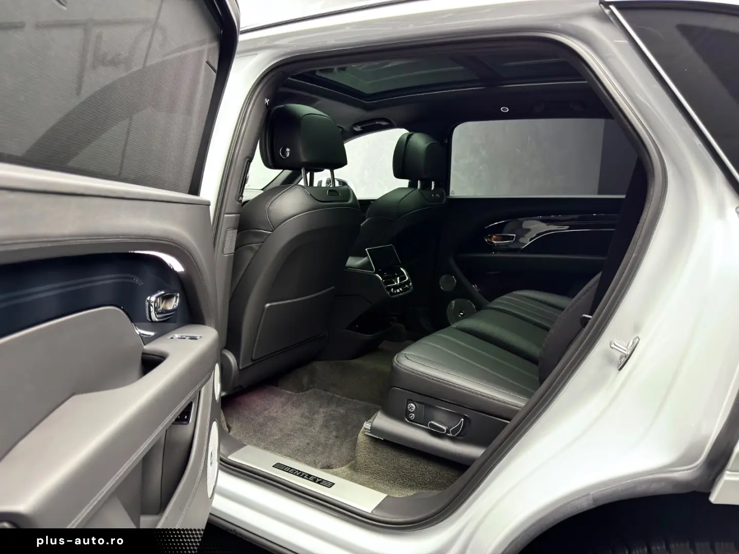 BENTLEY Bentayga V8 EWB BLACKLINE PANO NAIM 22  FULL PPF