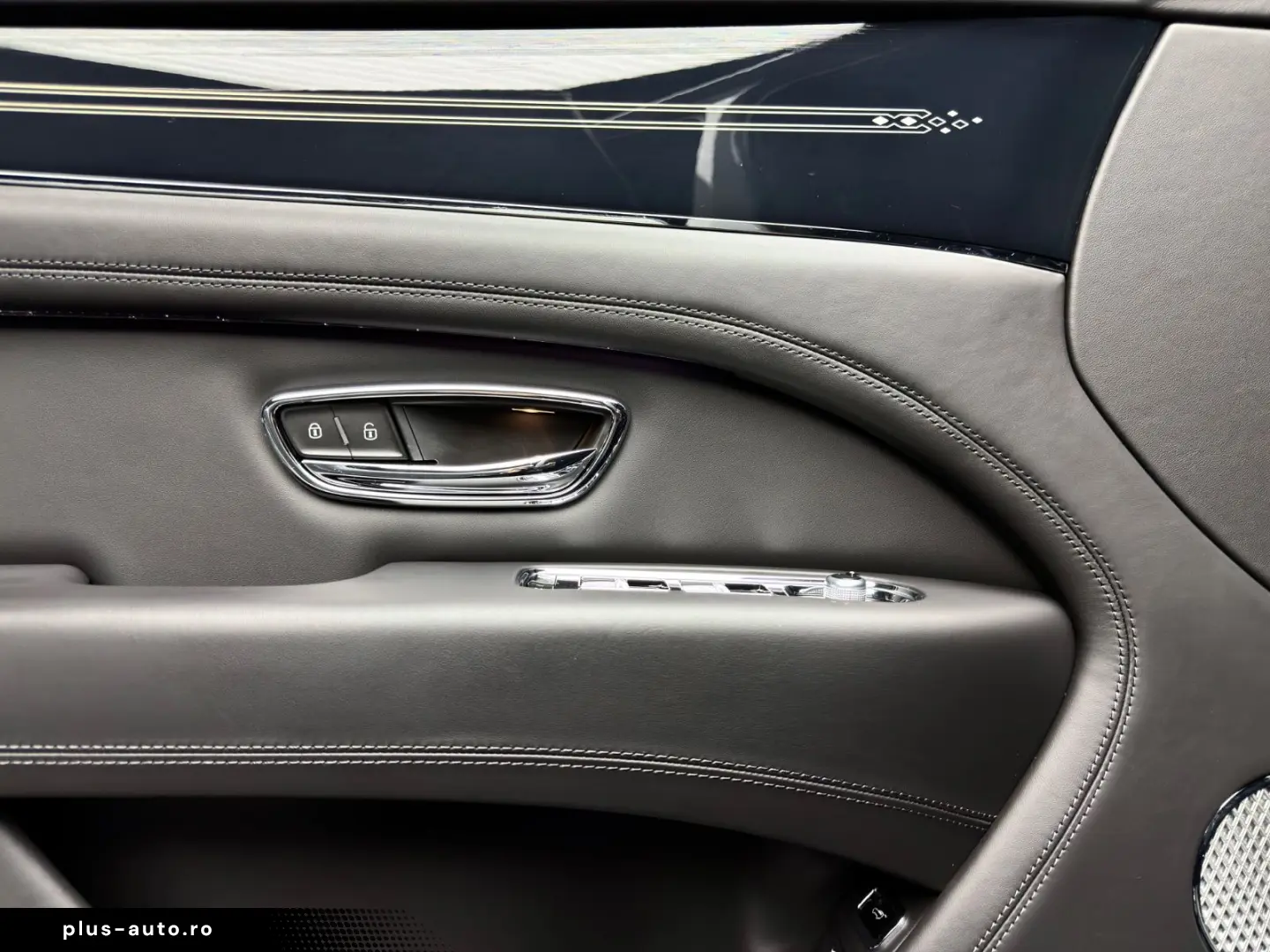 BENTLEY Bentayga V8 EWB BLACKLINE PANO NAIM 22  FULL PPF