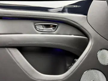 BENTLEY Bentayga V8 EWB BLACKLINE PANO NAIM 22  FULL PPF