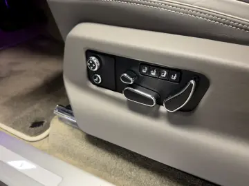 BENTLEY BENTAYGA V8 S CARBON NAIM MASSAGE PANO FULL!