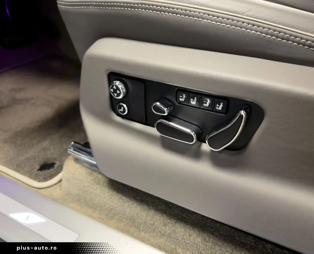 BENTLEY BENTAYGA V8 S CARBON NAIM MASSAGE PANO FULL!