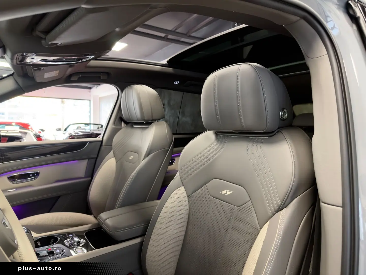 BENTLEY BENTAYGA V8 S CARBON NAIM MASSAGE PANO FULL!