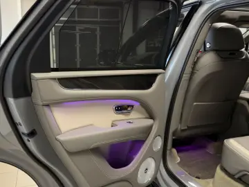 BENTLEY BENTAYGA V8 S CARBON NAIM MASSAGE PANO FULL!