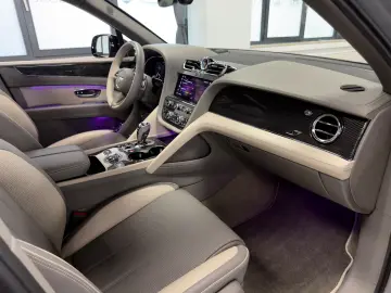 BENTLEY BENTAYGA V8 S CARBON NAIM MASSAGE PANO FULL!
