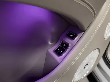 BENTLEY BENTAYGA V8 S CARBON NAIM MASSAGE PANO FULL!