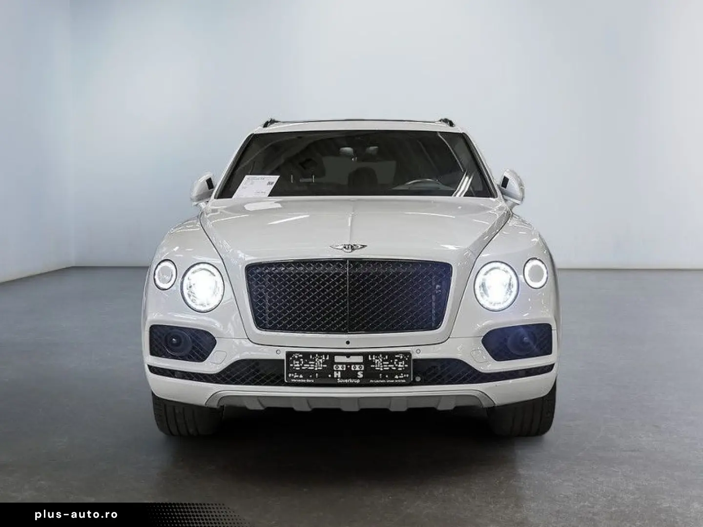 BENTLEY Bentayga V8