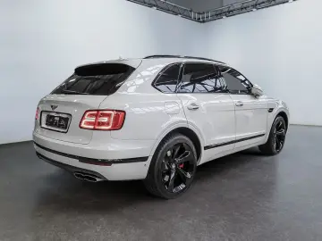 BENTLEY Bentayga V8