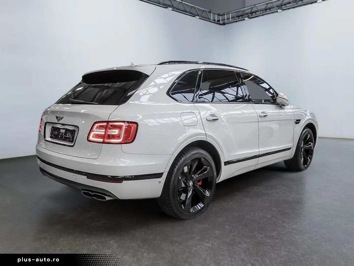 BENTLEY Bentayga V8