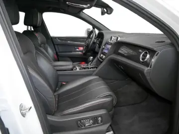 BENTLEY Bentayga V8