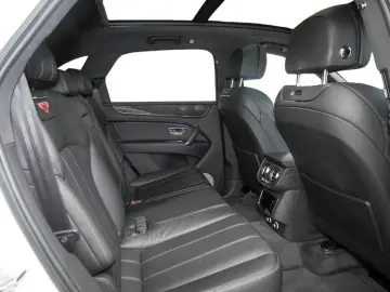 BENTLEY Bentayga V8